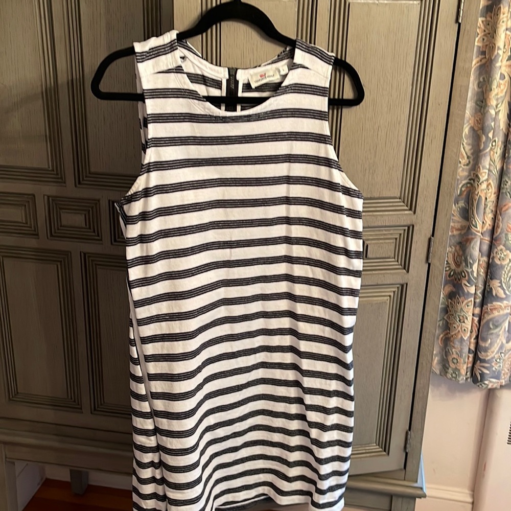 Good used condition Vineyard Vines Sleeves Stripe Dress Lagre